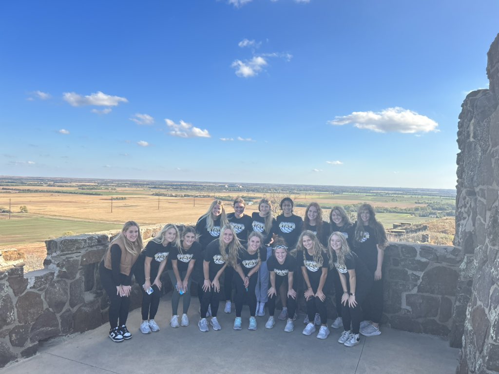 ACJaguarVB's tweet photo. Thank you USD 385 for an amazing send off today! We made some great memories and are ready to battle in the morning. See you in Salina at 9:30a! Don’t be late! #ACALLDAY #OUTTEAM https://t.co/nq7LgeuNFM