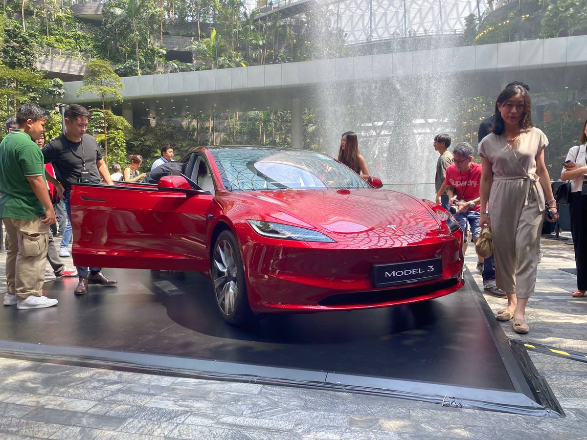 CJsGotToGo's tweet image. Model 3 Highland/Refresh spotted in Singapore 🇸🇬 

#model3 #tesla #model3refresh #teslamodel3 #teslasg @darenyoong