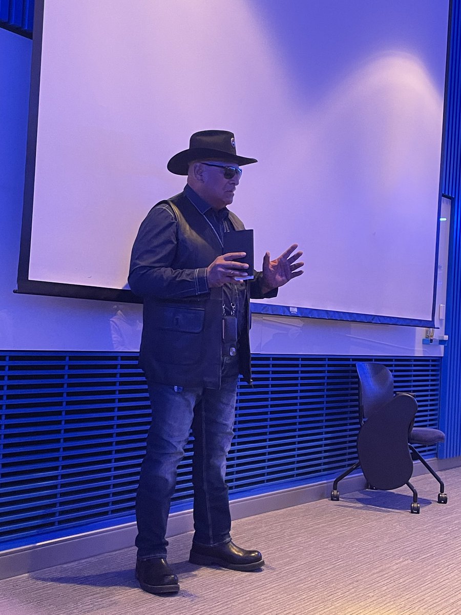 Tom Sitake tweet media