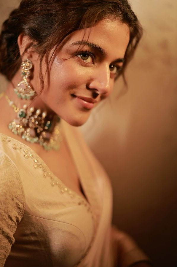 F9aksJ3XoAAmRze?format=jpg&name=900x900