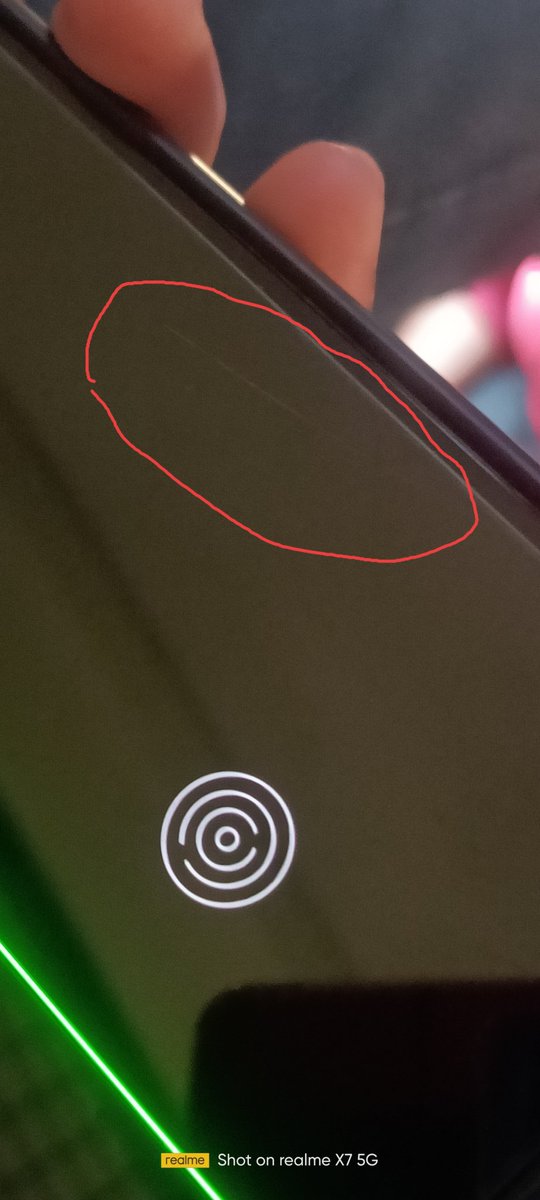AmanGup03229924's tweet photo. On Oct 7, 2023, after updating my Realme phone, a green line appeared on my screen. The service center blamed it on a "stretch" and asked 10,000 rs for replacement. Unfair, Realme! Take responsibility for your faults! 🤬 #RealmeCritique #UnhappyCustomer https://t.co/qspOxb5ImP