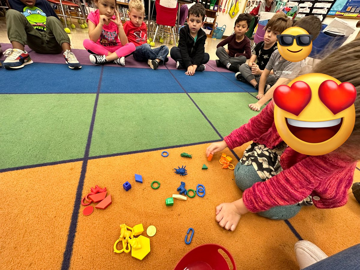 MsLoomer's tweet photo. #loomerlearners Started their new math unit with lots of exploration! Discovering content &amp; vocabulary through 5 yr old interests makes for solid connections! #awesomeattributes #buttonbutton #morethanoneway https://t.co/OdSwCduHZX
