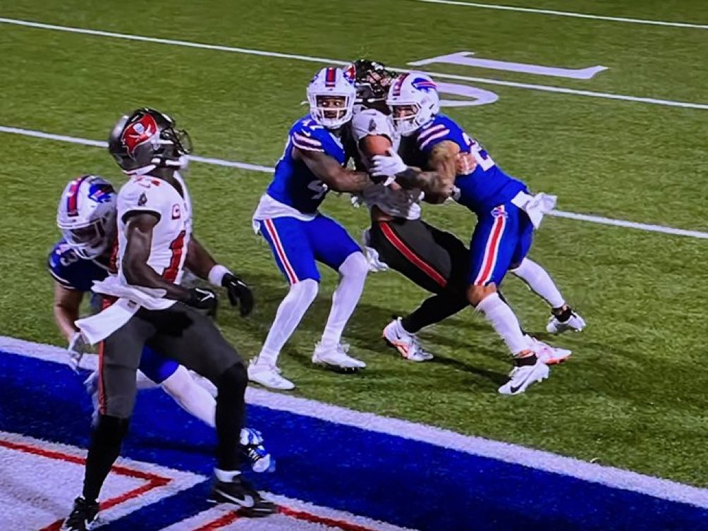 MLFootball's tweet photo. Yikes: Refs missed multiple pass interference’s on the same play 

😳😳😳

(📸@SatvikV1) https://t.co/mazu25zDr6