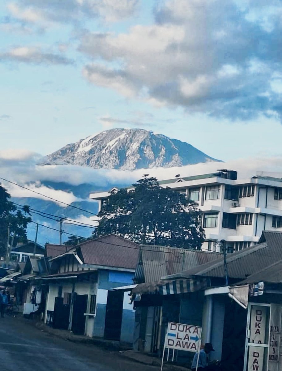 NormanJonasMD's tweet photo. Kilimanjaro 🗻 #Mapipa #KCMC 🏥 https://t.co/tWgWCuscdb