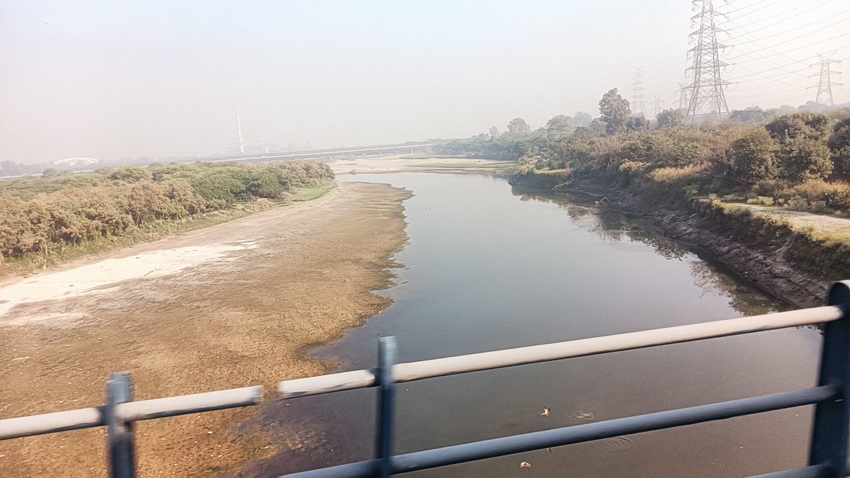CMChiefMinister's tweet image. Today&apos;s Yamuna River Pic 
#yamunaactionplan3 #DJB4U #DjbOnMissionMode #cleanup #cleanrivers #yamunariver #AwarenessSession #progress  #post #newpost #viralpost 
@CMODelhi 
@attorneybharti 
@MoJSDoWRRDGR 
@cleanganganmcg 
@jica_direct_en
#OurCultureOurPride
#ENGvSL
#Port3