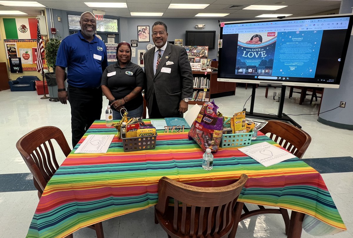 PahokeeELibrary's tweet image. Thank you @CityofPahokee (G Williams, R Lucas, C Mangual & J Adams) 4 @Jumpstartkids #readfortherecord With Lots of Love by @jetchez . Great  K-2 participation @PahokeeEL_Stars ! Thanks to @librarycurrent & J Siccone @literacypbc 🥰
@emapbc @GladesRegion
#lovemylibraryPBCSD