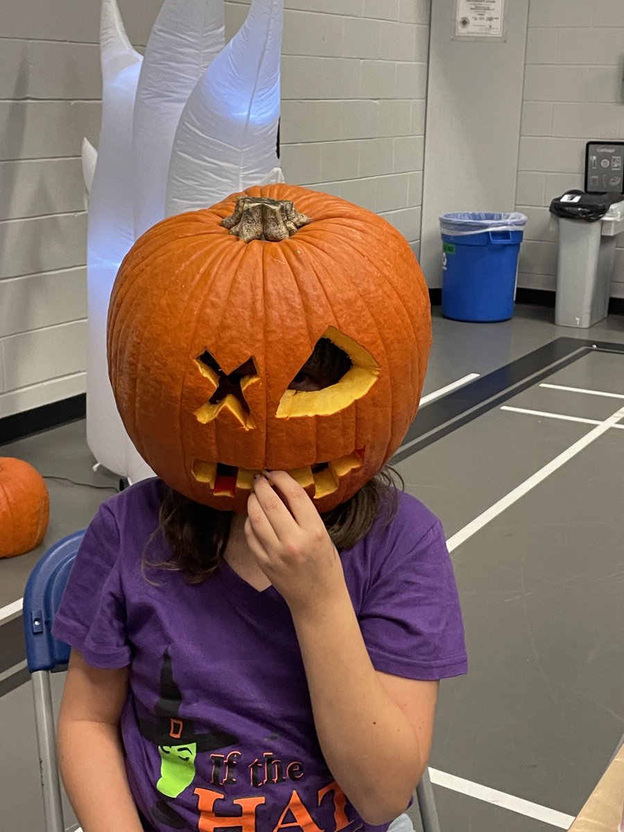 Annual Pumpkin carving Night. What an amazing turnout! #creativekids #creativeparents ⁦<a href="/AbbotsfordSD/">Abbotsford Schools</a>⁩ ⁦<a href="/AbbyNews/">Abbotsford News</a>⁩