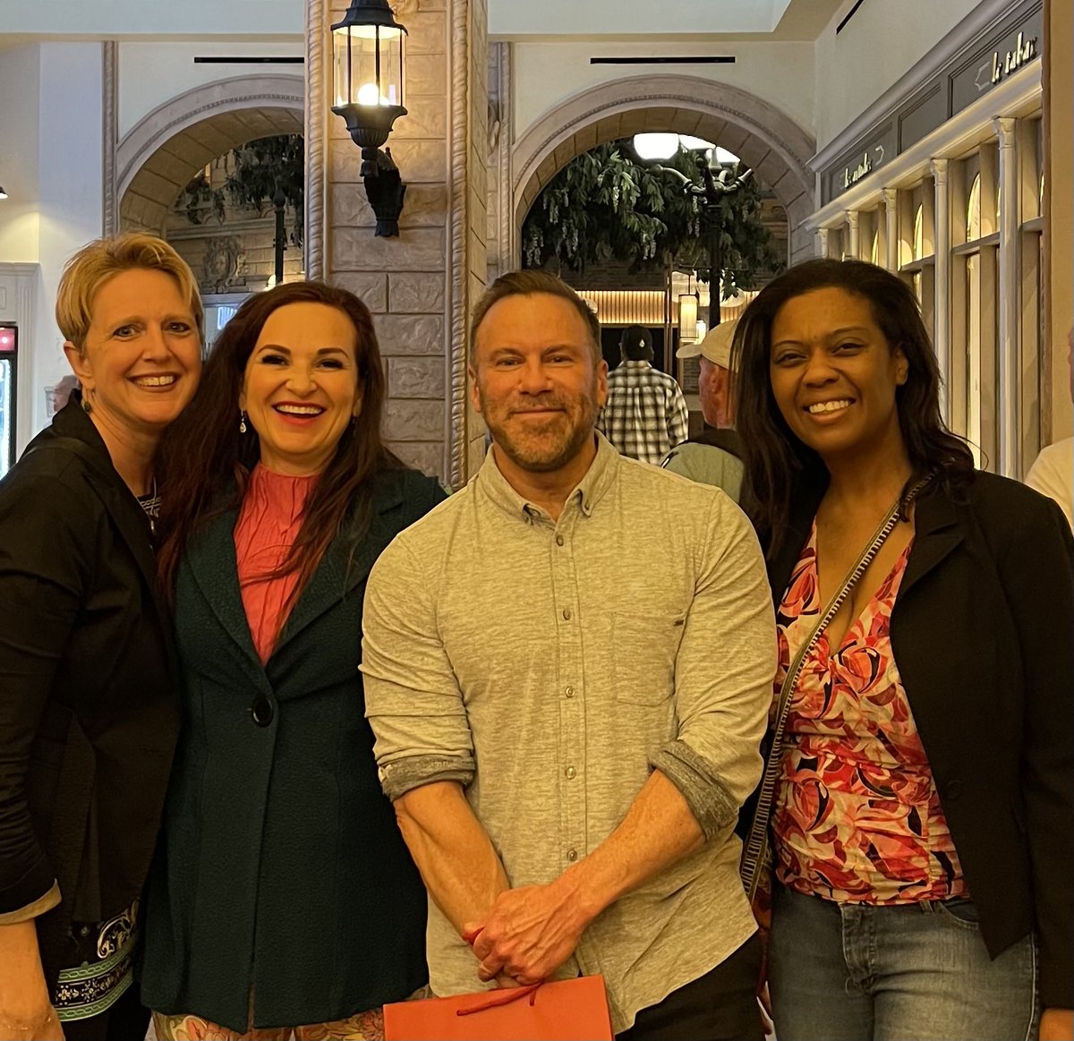 Nina Riggins, MD, PhD, FAAN, FAHS, UCNS Diplomate (@ninariggins) on Twitter photo Great to meet with outstanding <a href="/davidevanstx/">David A Evans</a> <a href="/headacheMD/">Teshamae Monteith, M.D.</a> <a href="/abhobneuro/">Amy Hessler</a> #AANFC <a href="/AANmember/">American Academy of Neurology</a> <a href="/WNGtweets/">Women Neurologists Group</a> #AANAdvocacy #BrainPac 🧠 Great to meet with outstanding <a href="/davidevanstx/">David A Evans</a> <a href="/headacheMD/">Teshamae Monteith, M.D.</a> <a href="/abhobneuro/">Amy Hessler</a> #AANFC <a href="/AANmember/">American Academy of Neurology</a> <a href="/WNGtweets/">Women Neurologists Group</a> #AANAdvocacy #BrainPac 🧠