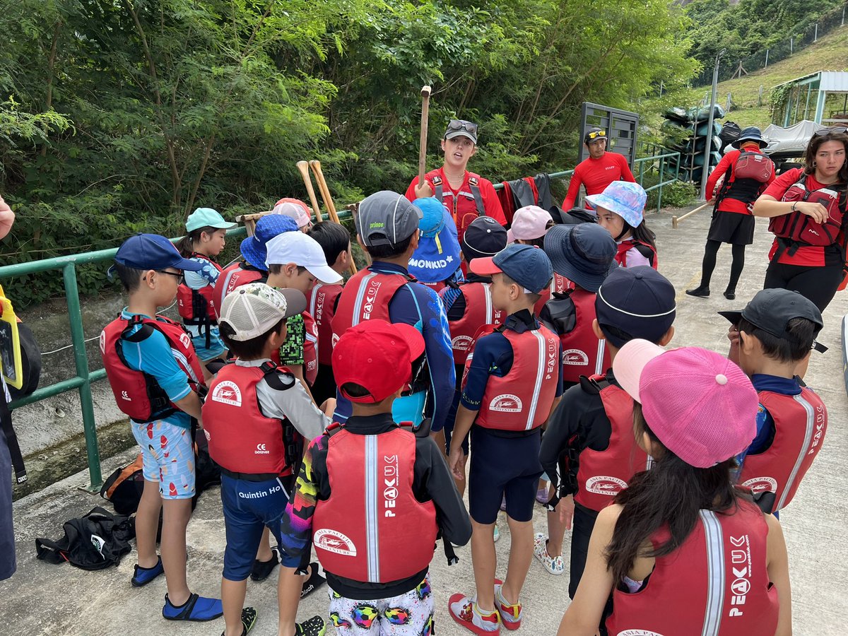 HarrowHKLS's tweet photo. Today on camp, Year 3 have learnt about water and paddle board safety before participating in team work games on the sea! 🛶🌊 #collaboration #fellowship #HarrowHKYear3 @LSHeadHarrowHK @HeadHarrowHK https://t.co/cZ2eaCMPZW
