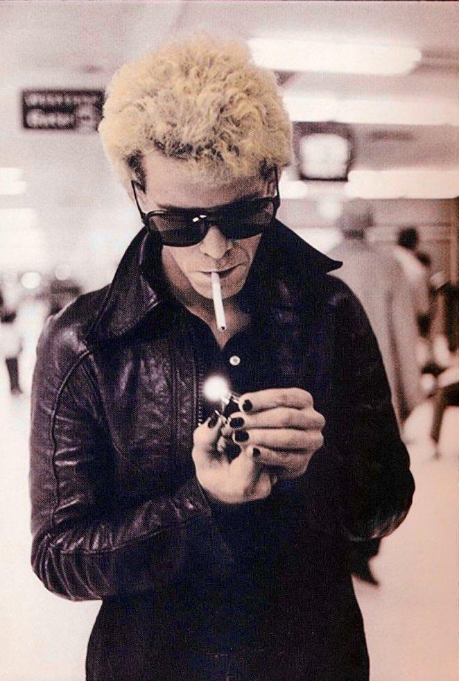 JakeRudh's tweet photo. Remembering #LouReed who died ten years ago today. RIP

What are your favorite Velvet Underground or Reed solo tracks? https://t.co/dpNK8T3LYY