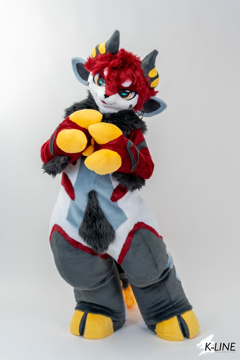 I am so excited for JMoF!! I can't wait to meet so many friends 🥹🥹

#kemono #kemonoline #FursuitFriday #kemonosuit