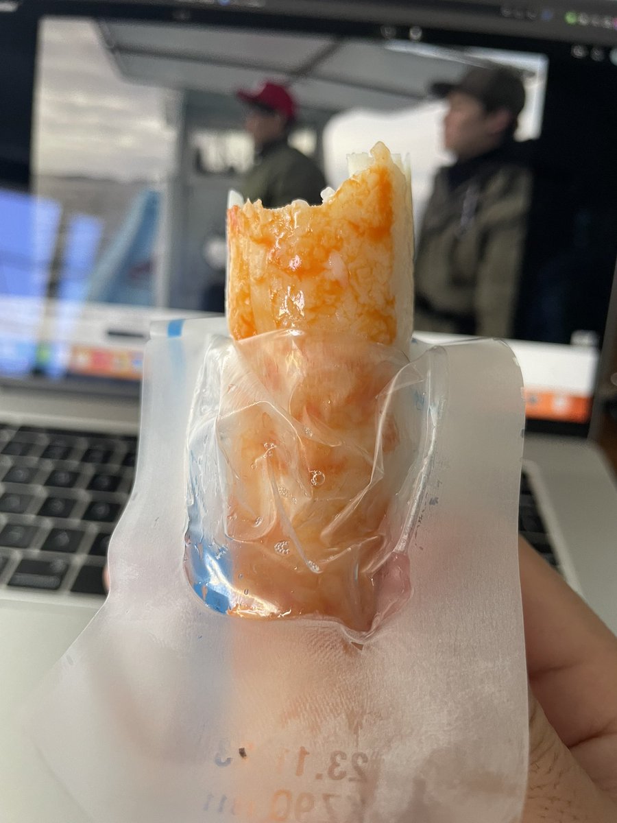 utauta_ash's tweet photo. インフルで引きこもり中なのでしたらば食べながら佐賀よか海プロジェクト一気見するんじゃ🦀 https://t.co/E29krKxymA