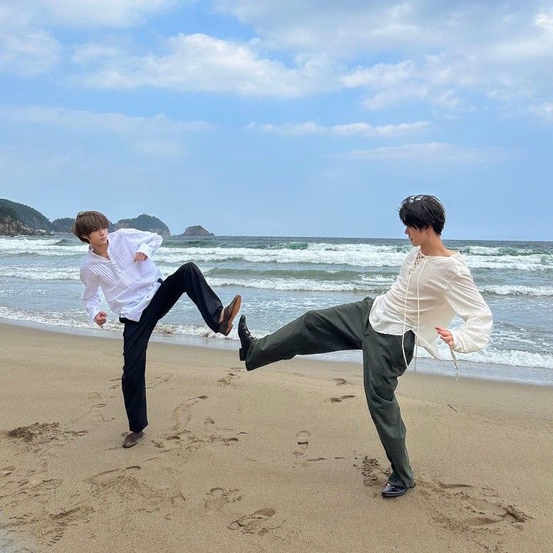 it's a new soundtrack i could dance to this beat forevermoreeee