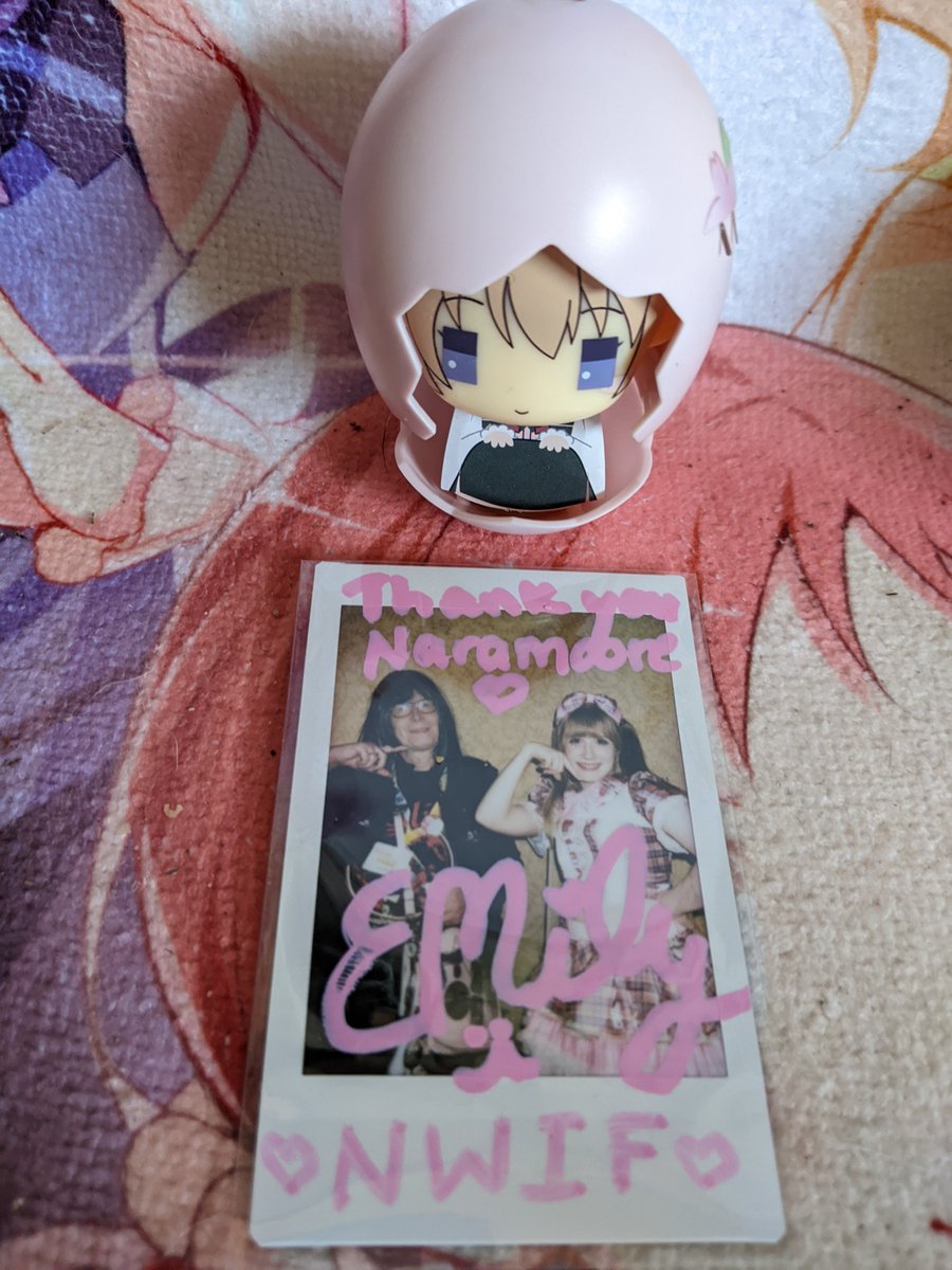 #JIdol #NonSweet_CA
Princess Pink Emily
Cheki with Cocoa-chan chick figurine.

Image Source: NaraMoore

#NWIF2023
#NonSweet #princesspink_emily
#地下アイドル #アイドル #Idol
#KaigaiIdol #海外アイドル #Cheki
#GochiUsa  #ごちうさ 
#ご注文はうさぎですか
#IsTheOrderARabbit
#CocoaHoto