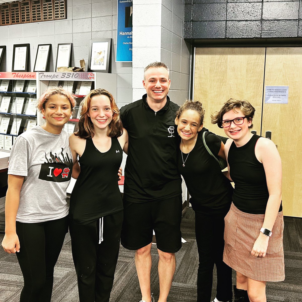 MisterThaCarter's tweet photo. Such a fun night getting to see these wonderful costume designers for @onhstheatre production of “Arsenic and Old Lace!” Great production, funny show! @_STMS233 representing! https://t.co/saINbAU0ik