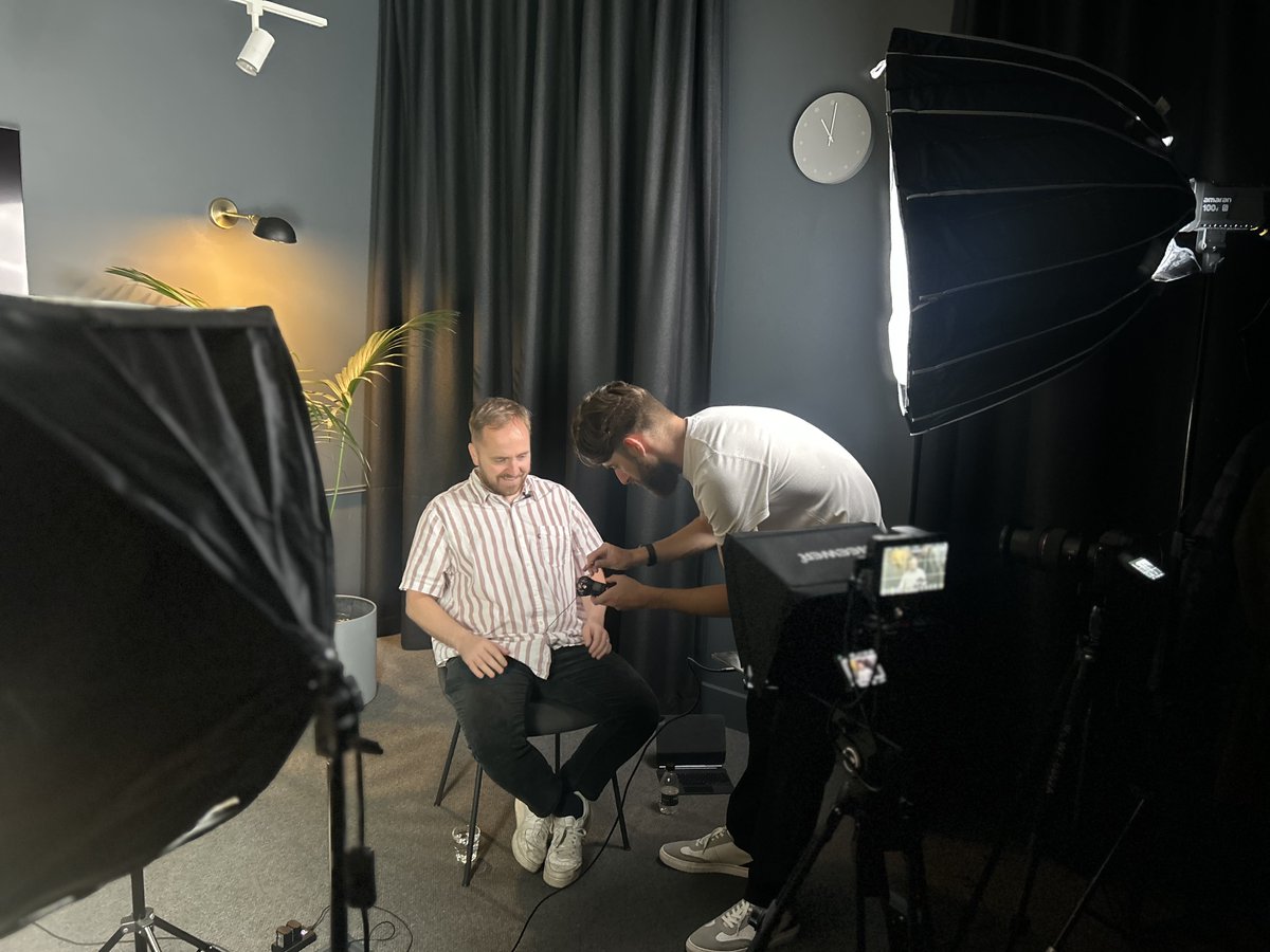PrevailPartners's tweet photo. We had a great few days of filming for our upcoming case study. Here's a glimpse of some behind-the-scenes photos of our stars in action 🎬
 
Keep an eye out for the full video, where we'll explain how our approach helps us tackle complex problems and deliver exceptional results. https://t.co/B9qWpDnB7X