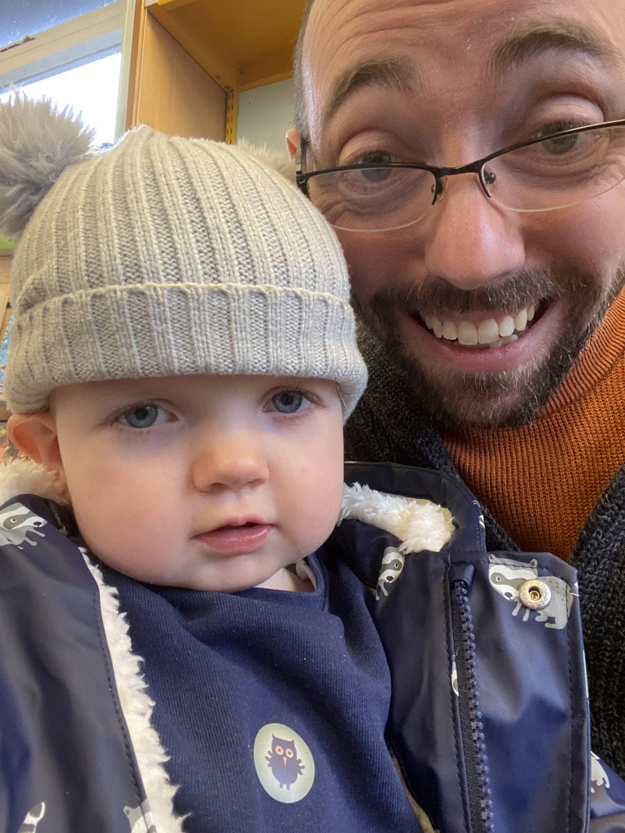 DavidRossDrama's tweet photo. I was trying to photograph Gracie’s Halloween sticker from her Bookbugs session, and we accidentally ended up recreating the Sticky Bandits (formerly the Wet Bandits) 🏠 🏙️ 
#stickybandits #homealonemovie #HomeAlone https://t.co/WvTrMAnXxV