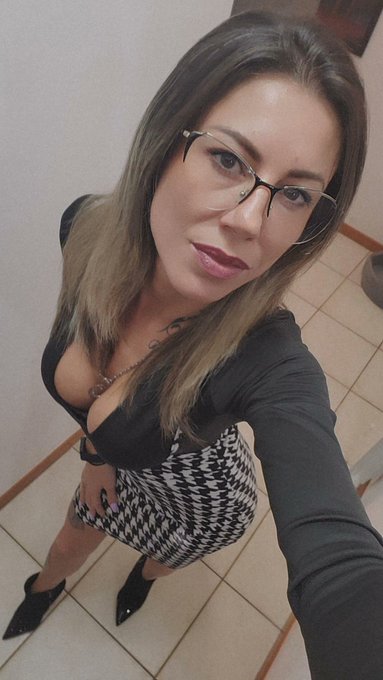 Buongiorno tesorini 💋💋💋 in partenza per Pisa 🔞🎥🎬💣 https://t.co/5hs9B9GmgU