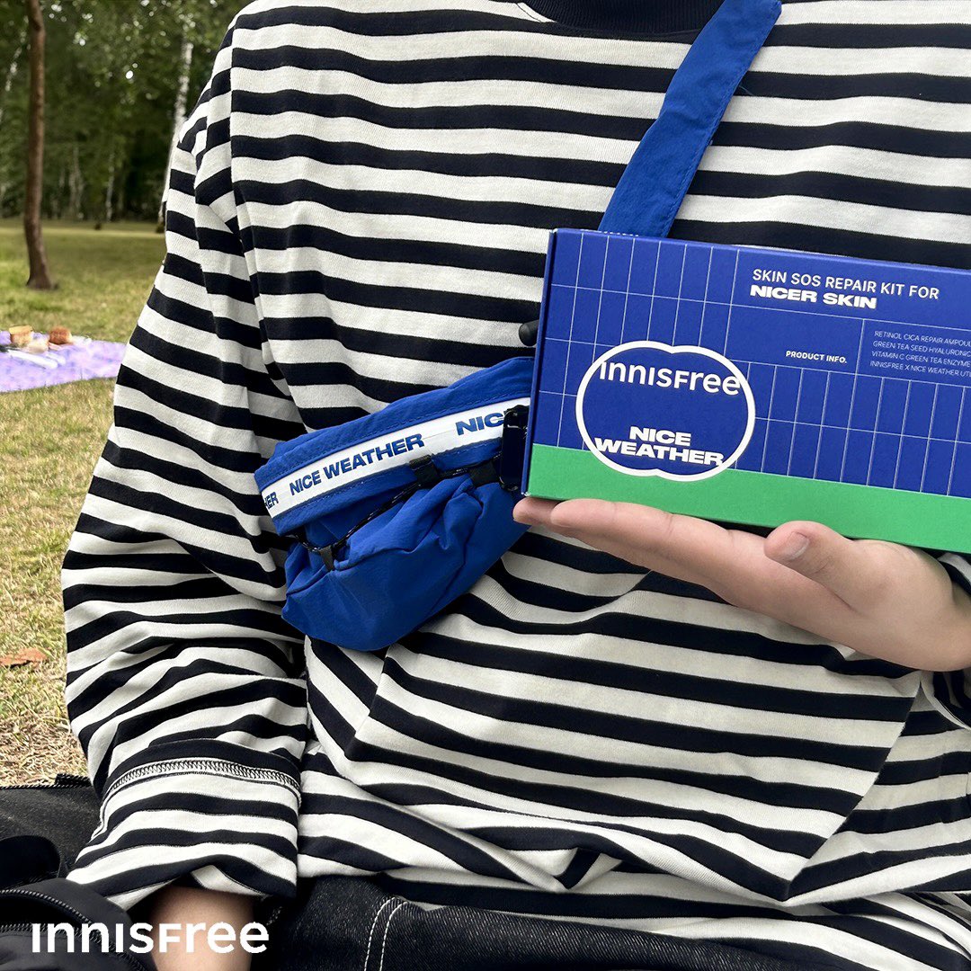 innisfree_kr's tweet photo. [EVENT] 가을 피크닉 필수템🍁🧺
1. 돗자리
2. 도시락
3. 이니스프리X나이스웨더 키트

다양한 트러블*의 시작부터 잡티 흔적까지 
케어해주는 레티놀 앰플과 그린티 세럼, 비타씨 세럼 체험분까지💙💚🧡

#RT + 댓글로 #트러블끝장케어 를 남겨주시면 3분께 스킨 SOS 리페어 키트를 드립니다 ( ᐛ )و https://t.co/vgO0btsh9f