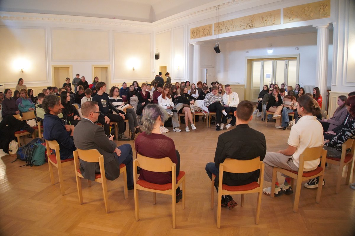 BA_Xhain's tweet image. &quot;Gemeinschaft macht uns stark&quot; - Jugendprojekt der Partnerstädte mit #Xhain, @BaBerlinTK, @Miasto_Szczecin, Warszawa-Mokotów, Dolyna und  Kyjiw-Darnyzja. #dpjw_pnwm #edaw2023

Mehr dazu in unserem #Bezirksticker: berlin.de/ba-friedrichsh….