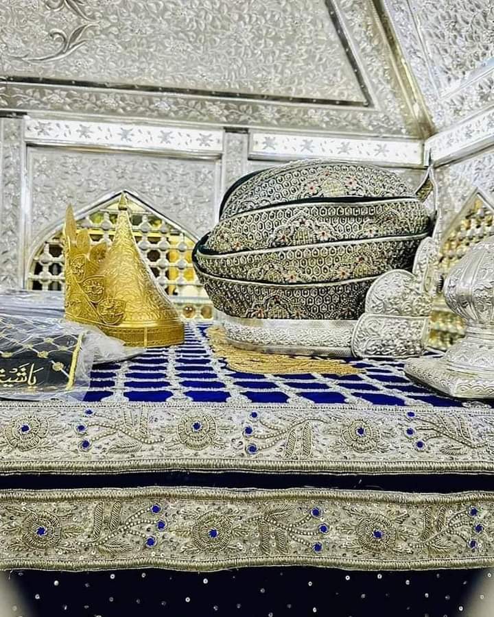 #ShaykAbdulQadirTheTruthful
میرے مرشد آفتاب کی طرح صاف و شفاف اور ہادی رہیں-..