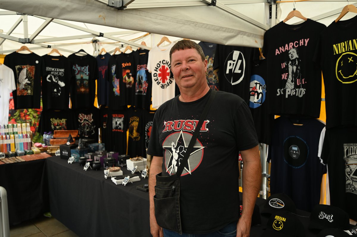 Treats for yourself?  Treats for your pets?  And great food and drink, clothing, jewellery, handcrafted items and art ... the list goes on!
Pop by Durham's Saturday Outdoor Market and browse!  
And shop!  With small local independent businesses ... 
#shopindependent #lovedurham