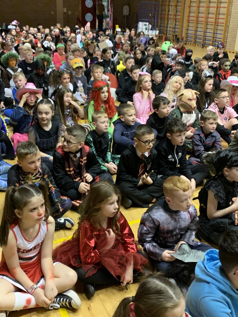 ctrps1's tweet photo. Spooky season arrived in #CTR this morning with a #BANG all in aid of our amazing community first responders ⁦@downlisburnCFRs⁩. Thank you so much for teaching us how use first aid to help someone at home or school if they need us! ❤️#valuablelesson #APathwaytoSuccess https://t.co/gpr7A4hiKV