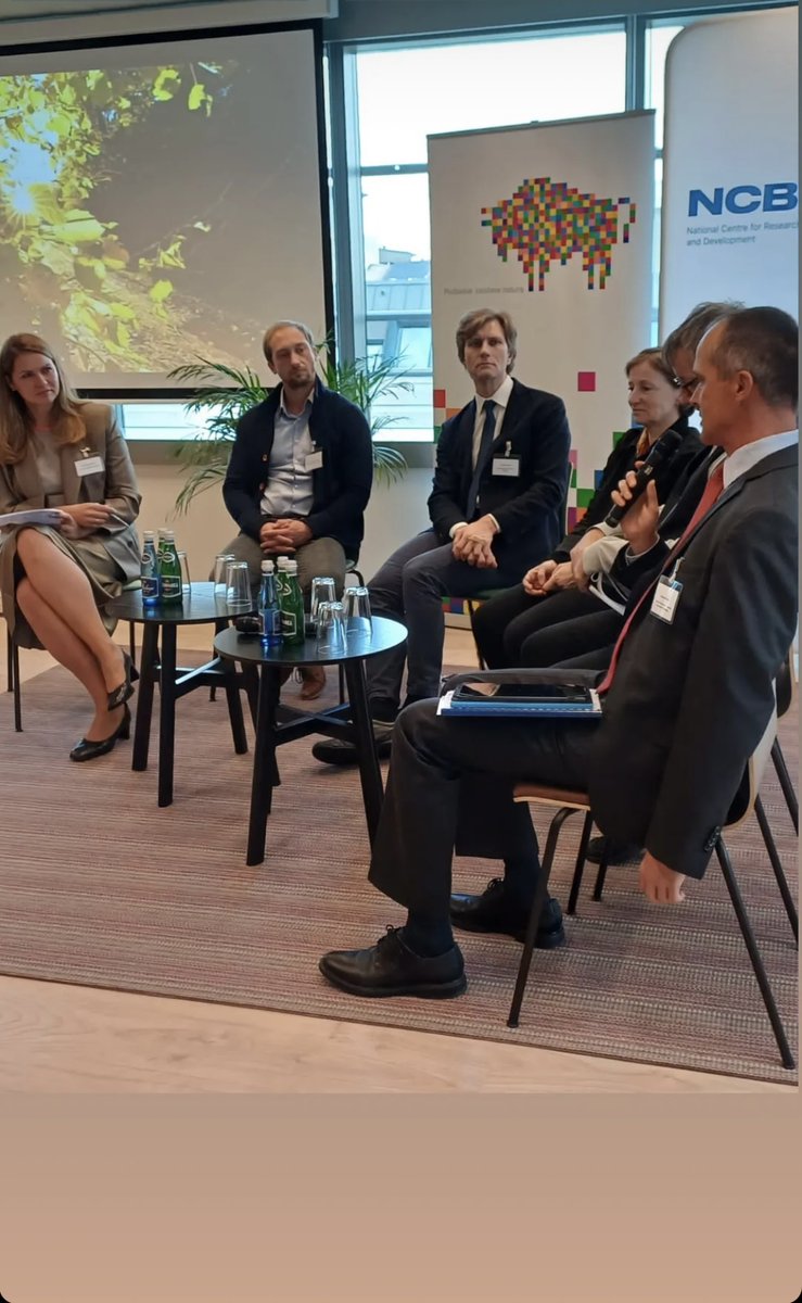 ASFORCLIC_H2020's tweet photo. #ASFORCLIC project results were presented during the #XyloWorlds conference in Brussels. Project coordinator participated in the panel discussion focused on #forestmanagement #materialscience #architecture and discussed relevant topics with scientists, stakeholders and industry https://t.co/jnKGJwEXSZ