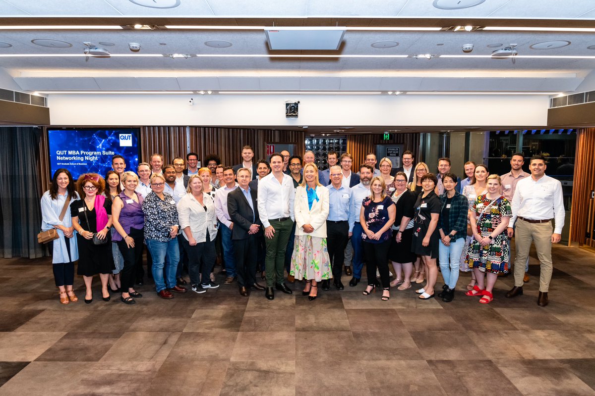 We all love live events and so it was fascinating to learn about the business of them from @ASMGlobalLive COO and Peter Loxton @QUTBusiness #MBA #Alumni gathering last night. Insights on stadia tech, sustainability, operations, CX #Education #Leadership