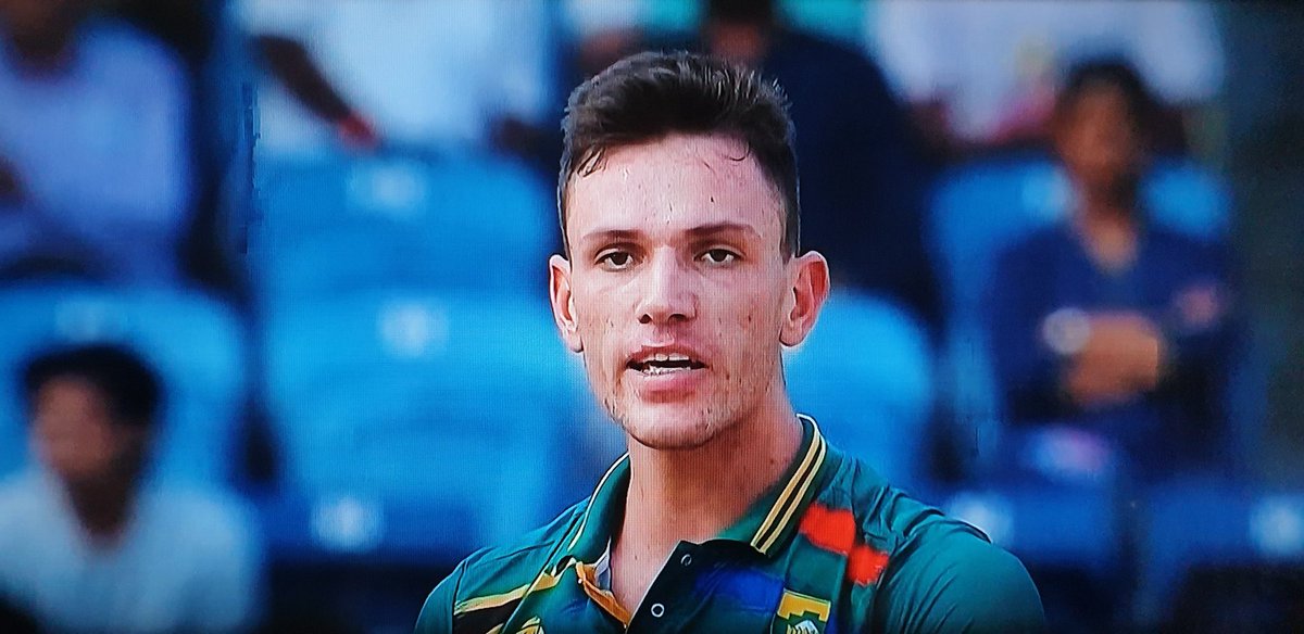 SajSadiqCricket's tweet photo. Marco Jansen with a few angry words for Mohammad Rizwan.

In return Mohammad Rizwan shows him some love and offers him a hug
#PAKvSA #CWC23 https://t.co/ABUsGxy5aw