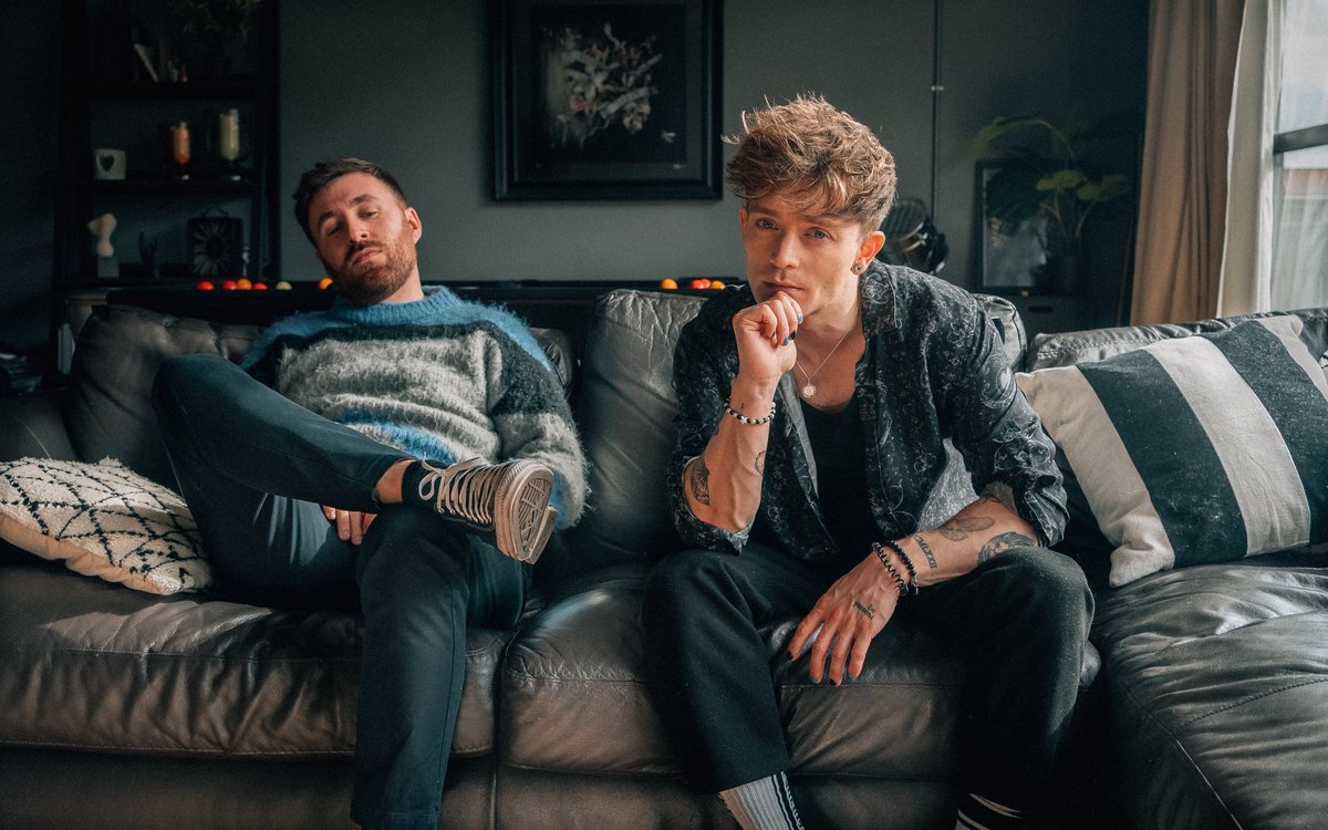 LUNARStheband's tweet image. #FigureItOut is all yours!! You can dance, sing and scream to it as loud you can!! We love you 🩵 

Video:
tinyurl.com/39ckhw6h
Spotify:
tinyurl.com/2y6cyt4c