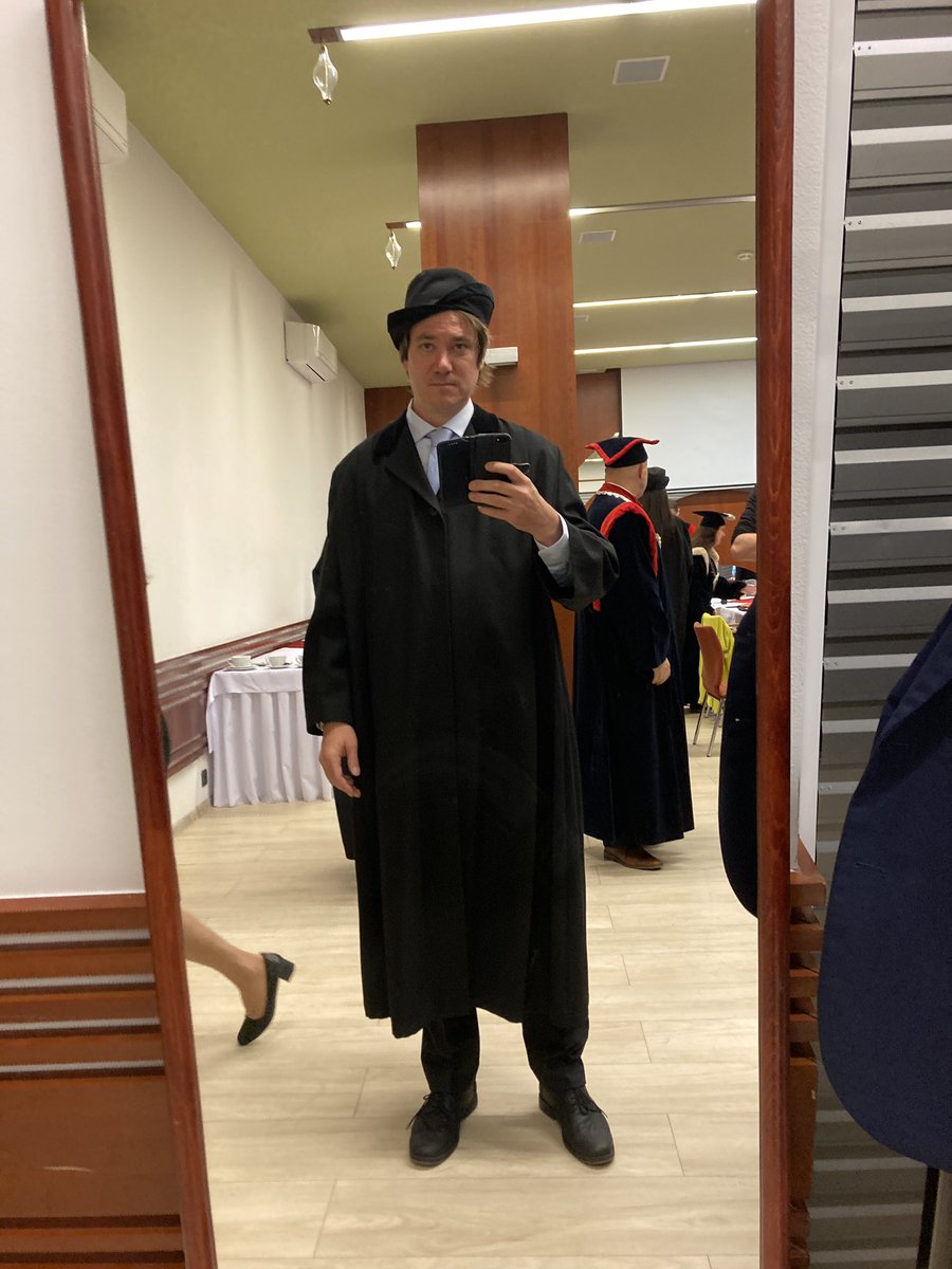 VSkarpich's tweet photo. Promujeme!!!
#promoce @Prf_Ostravska @Ostravska_Uni https://t.co/hjrZ50hCNK