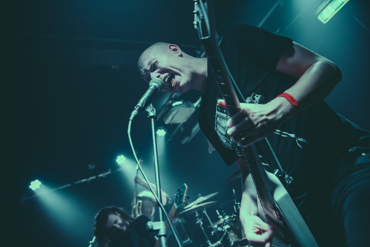 De twee indrukwekkende metalbands Nostromo en Conjurer hebben iedereen in The Little Devil laten horen dat het voor hen niet heavy genoeg kan met een show vol sludge, death en doom! 
📷: Ian Geerts