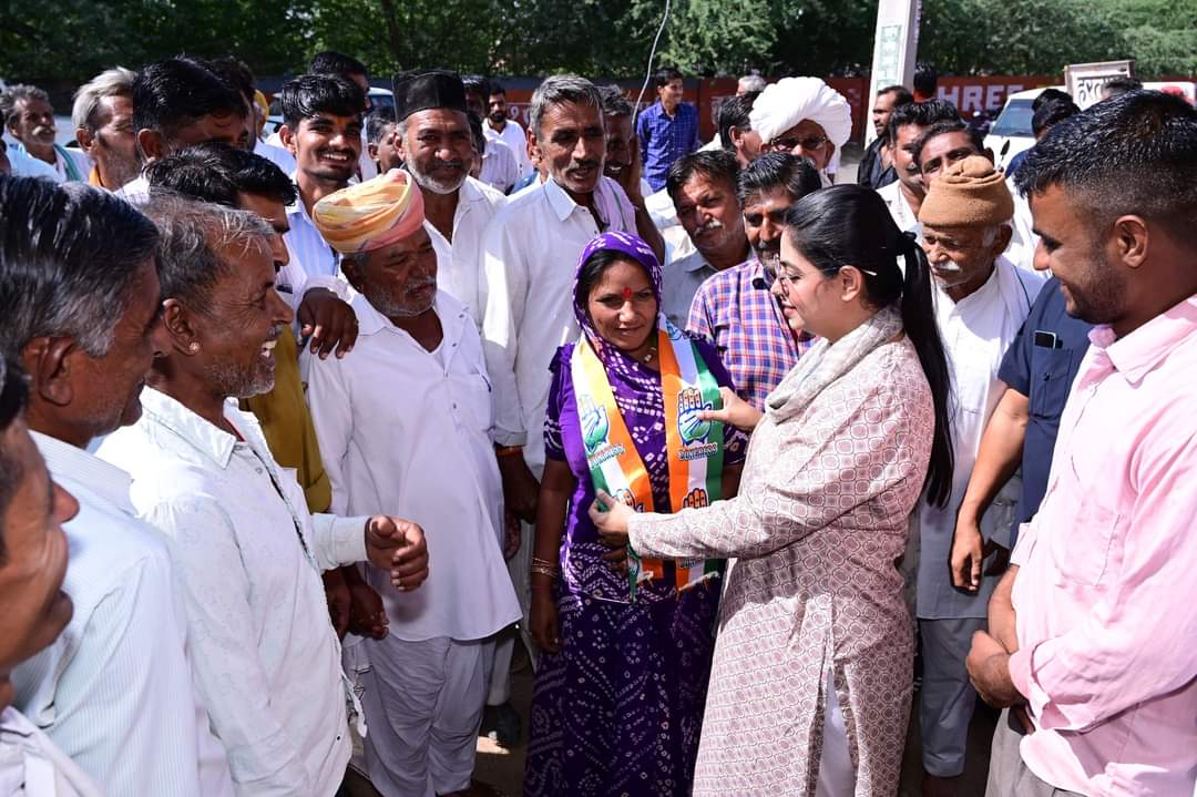 DivyaMaderna's tweet photo. कल जनसम्पर्क के दौरान विभिन्न ग्राम पंचायतों से आये साथियों ने सदस्यता ग्रहण कर कॉंग्रेस परिवार को ज्वाइन किया। आप सभी का कांग्रेस परिवार में हार्दिक स्वागत है।

मुझे पूर्ण विश्वास है कि आप सभी कांग्रेस पार्टी की विचारधारा को जन-जन तक पहुंचायेंगे। आप सभी को हार्दिक बधाई एवं शुभकामनाएं।

#divyamadernaphirse #CongressFirSe
#missionosian2023 #DivyaKaIradaOsianKaVikas #OsianKiDivya #osian #Congress