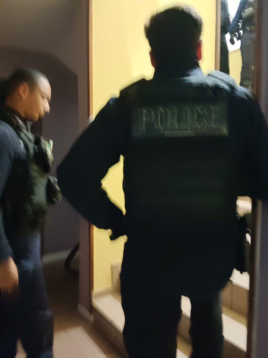 ‼️Trois compagnons sans-papiers de Emmaus Dunkerque viennent de rejoindre la grève. En réponse, la direction a appelé la police et tente d’expulser illégalement les grévistes.