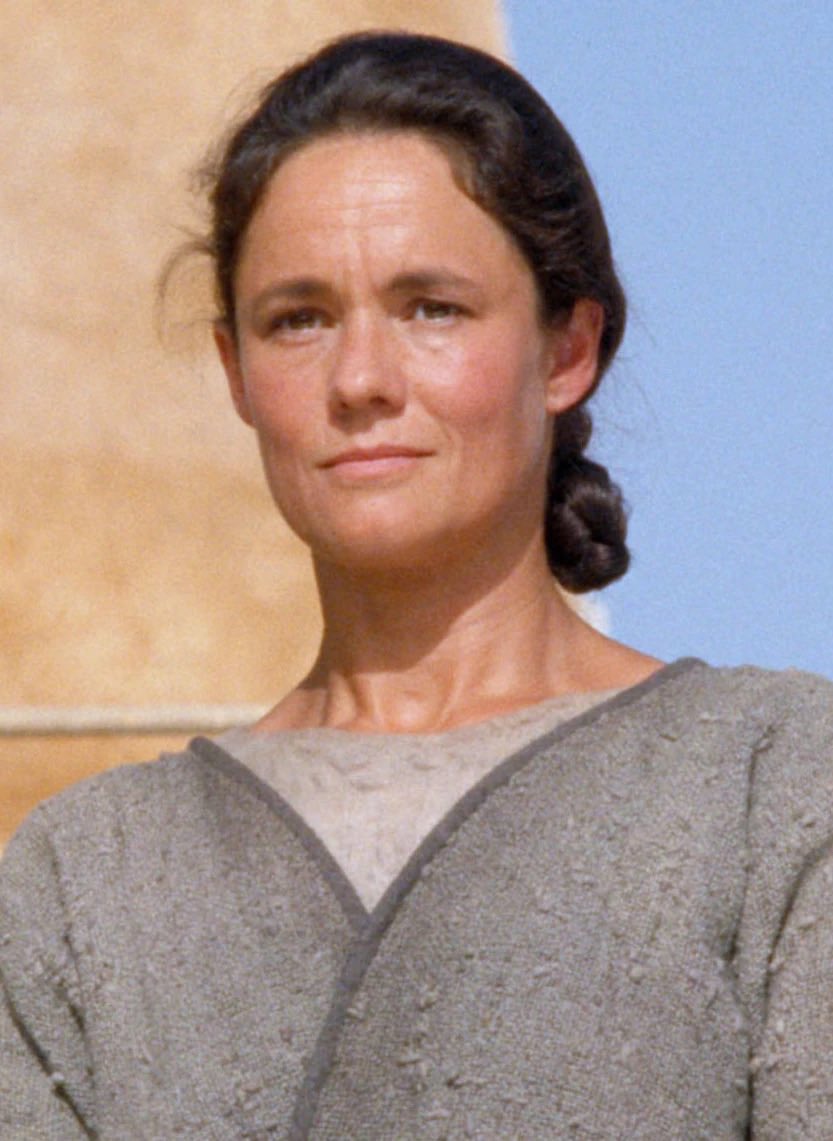 matthewfandom's tweet photo. Who’s the best mother in the Star Wars universe? ⭐️
Let’s debate! https://t.co/ujnav4Y3rP