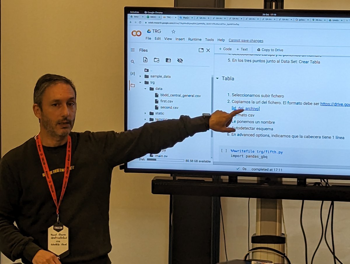 ExtraMileCloud's tweet photo. ¿Dónde está mi pulpo? ✨ 🐙 Customizando el mapa de la tienda de mariscos de Suso ✨

Qué bien lo pasamos en la @tarugoconf de @david_bonilla ayer😍

Es un gusto conectar con desarrolladores y profesionales para crear sinergias y aprender con el #expertise de todos. 🤝

Nos alegró recibir a asistentes de Valencia, Madrid, Cádiz y desde luego, de Badajoz, manteniendo nuestras profundas conexiones entre  @ExtraMileCloud   y Extremadura.

👨‍🏫 Nuestro CTO, @escriva nos contó cómo crear un mapa desde cero y customizarlo para tu empresa, partiendo del ejemplo de Suso, que tiene una marisquería y quiere expandirse a través de una #eCommerce.

🗺 ☁ Aprendimos más sobre las herramientas necesarias en cada fase del negocio y según las necesidades de la empresa. Así, plasmar en un mapa los datos de geolocalización gracias a herramientas específicas que nos ofrecen Google Maps Platform y Google Cloud Platform, optimizando el presupuesto al máximo.

🌎 De esta forma, Suso puede visibilizar su negocio y dar el salto de #Galicia al resto del mundo gracias a estas herramientas que ayudan a que sus consumidores tengan más cerca las delicias gallegas a golpe de clic.

#TRG23 #FelizViernes