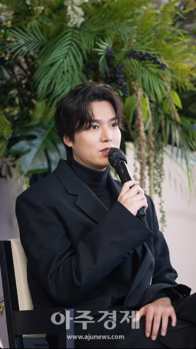 Hwendy2022's tweet photo. LeeMinHo:"I was very grateful for the support of my fans. Because of all their support, I have the motivation to work even better."
He is a selective actor who always chooses the right role and makes each of them iconic. I'll always support you & stay by your side🫶
#LeeMinHo https://t.co/A7xNd7Ap9n