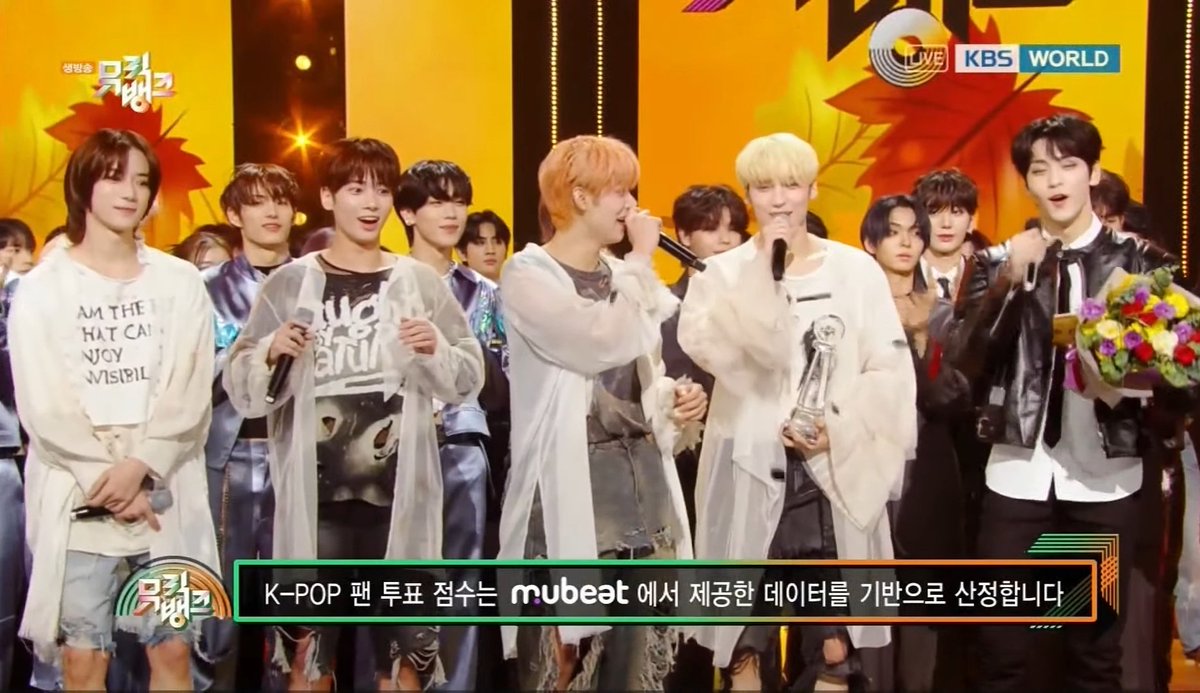 txtvotingcrew's tweet photo. 📢 Music Bank | 102723

Chasing That Feeling won 1st place in Music Bank today! Not only that, we witnessed MC Soobin handing the trophy to TXT again (and this time, with a live audience).

One big fandom hug, MOAs. Thank you as always for your continued participation in voting and streaming.

TXT's win is MOAs' too.

TXT AT MUSIC BANK
#FridayWithMCSoobin
#TOMORROW_X_TOGETHER
@TXT_members @TXT_bighit
