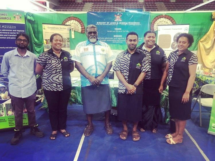 ✅An extraordinary honor to host His Excellency the President of Fiji Wiliame Katonivere and Fiji Assistant Minister for Agriculture Hon. Tomasi Tunabuna at our booth during the Agriculture Show in Suva! 🌾🎉 Thank you for recognizing our efforts. #TeamMLMR #PresidentVisit