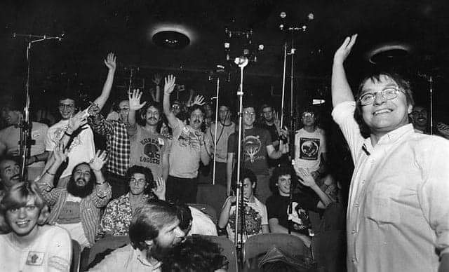 CPapasergio's tweet photo. "The shows are never the same, ever. When we’re done with it, they can have it" – Jerry Garcia
10/27/84 Berkeley Community Theatre
Today marks a momentous event in the history of live concerts as on the Grateful Dead held their first show with a designated Tapers Section https://t.co/VVEr6Rfjxy
