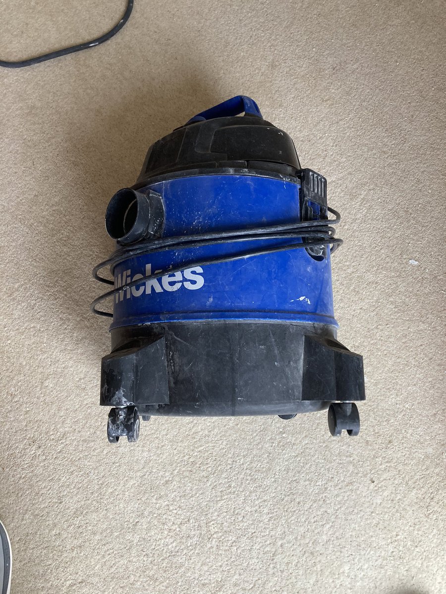 AlpinePainter's tweet photo. Monday wallpaper steamer stopped working ….
Friday …. The vacuum has also given up…..
#stoppedworking
#expensiveweek
#replace
#painter
#decorator
#FridayThoughts https://t.co/rYFftNhMCl