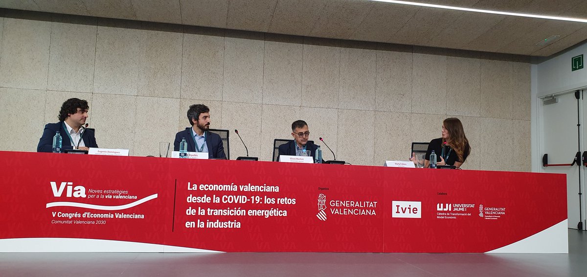 Debate de alto nivel sobre la transición energética y la #sostenibilidad de la #industria en <a href="/UJIuniversitat/">Universitat Jaume I</a>. Capacidad de España para liderar el proceso, aunque se requieren importantes avances en regulación,  evitar la sobreregulacion" #CongresoEconVal <a href="/Ivie_news/">Ivie</a> <a href="/generalitat/">Generalitat</a>