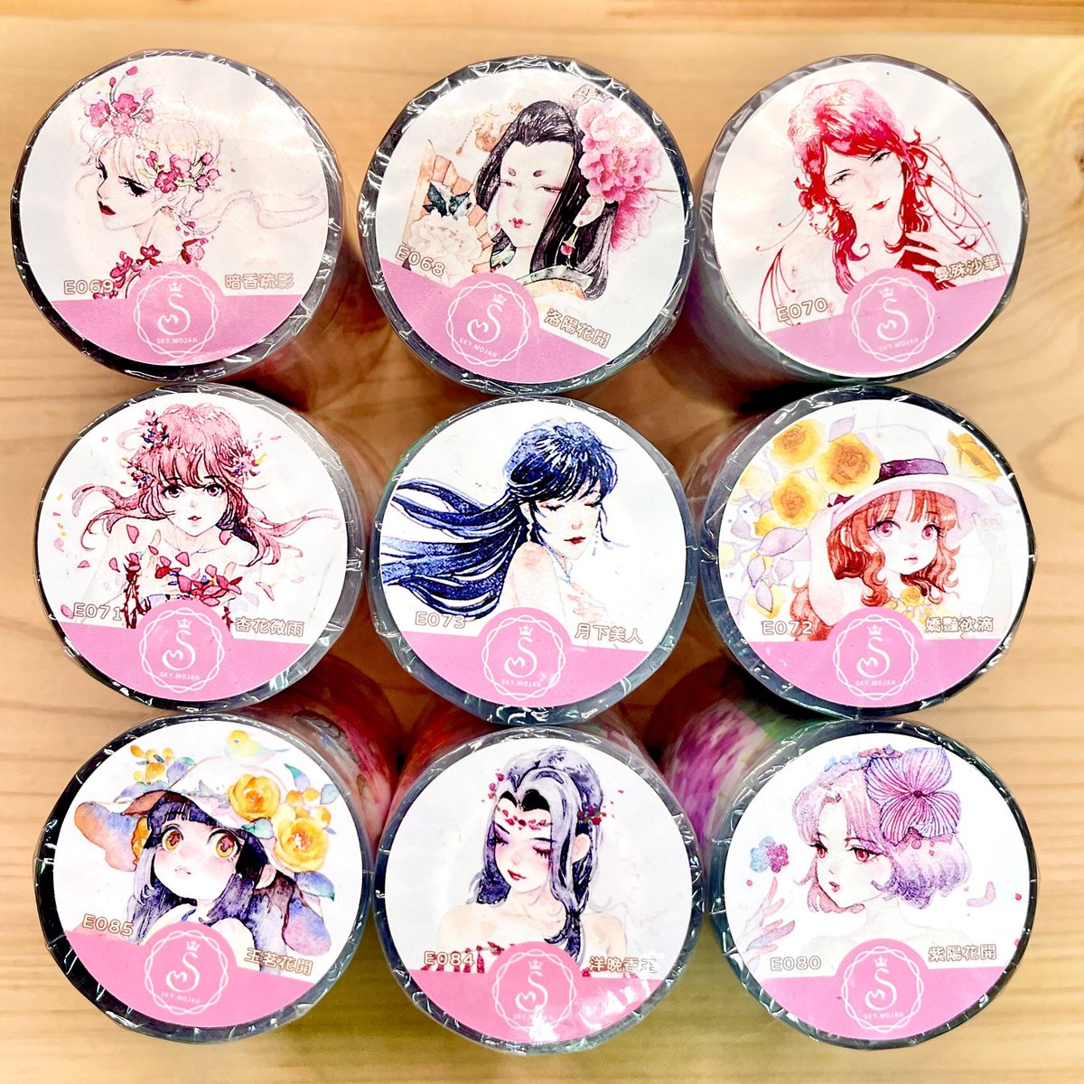 sky_mojan's tweet photo. ✨Tokyo Design Festa 58✨

We have a wide selection of new Washitapes （maskingtape）including 5M rolls (half rolls).
There are on-site gifts when you arrive at the store, and there are additional gifts for purchases over ¥10,000

#DF58  #F26 #maskidgtape #sticker #手帳 #紙テープ https://t.co/T8kmQCnoM1