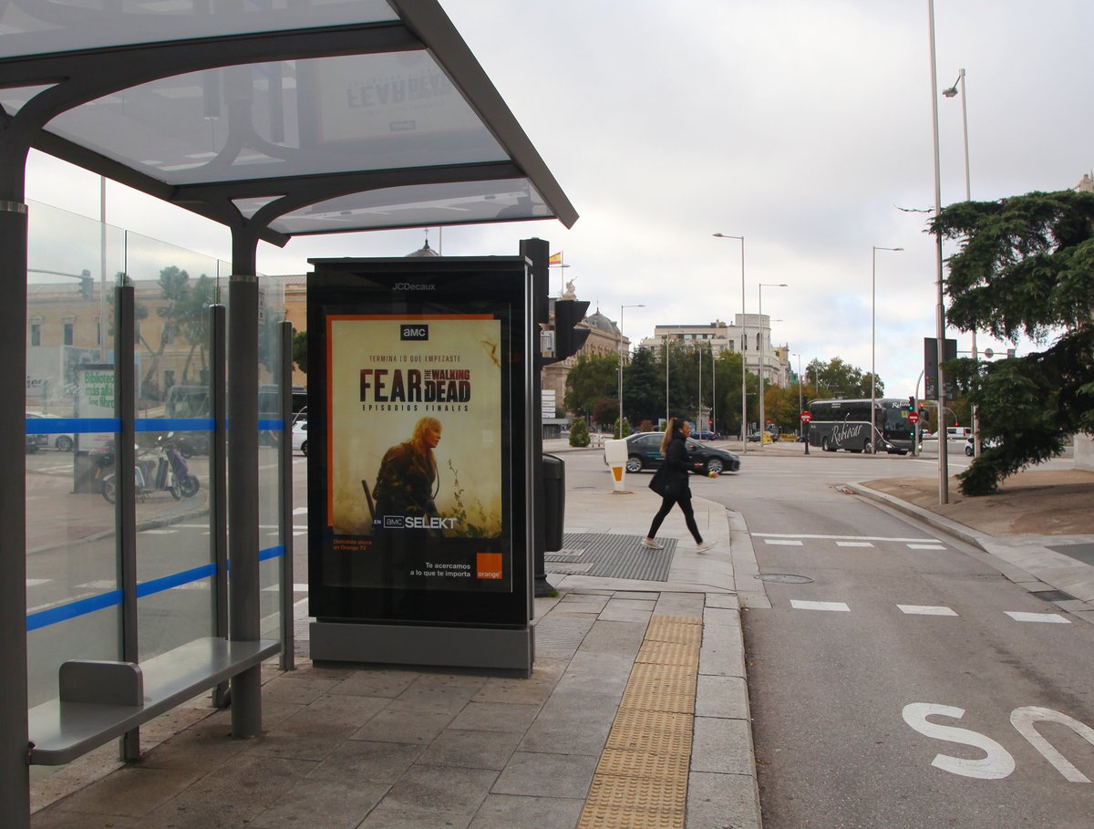 GrupoIdeonomia's tweet photo. #FearTWD llega a las calles de Madrid con los MUPI para comunicar su emocionante final😵 ¡No te pierdas este despliegue por toda la ciudad en honor al cierre de una serie ÉPICA! Gracias a @AMCNetworks por seguir confiando en Grupo Ideonomía 😎 #FearTheWalkingDead #MadridZombie https://t.co/qQcRmWwLS0
