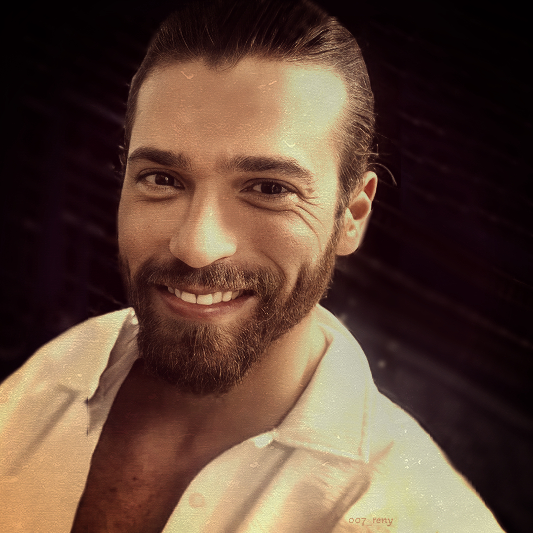 He who lives by his own light wins in life ...😉

Happy Friday ♥️🌻
#CanYaman