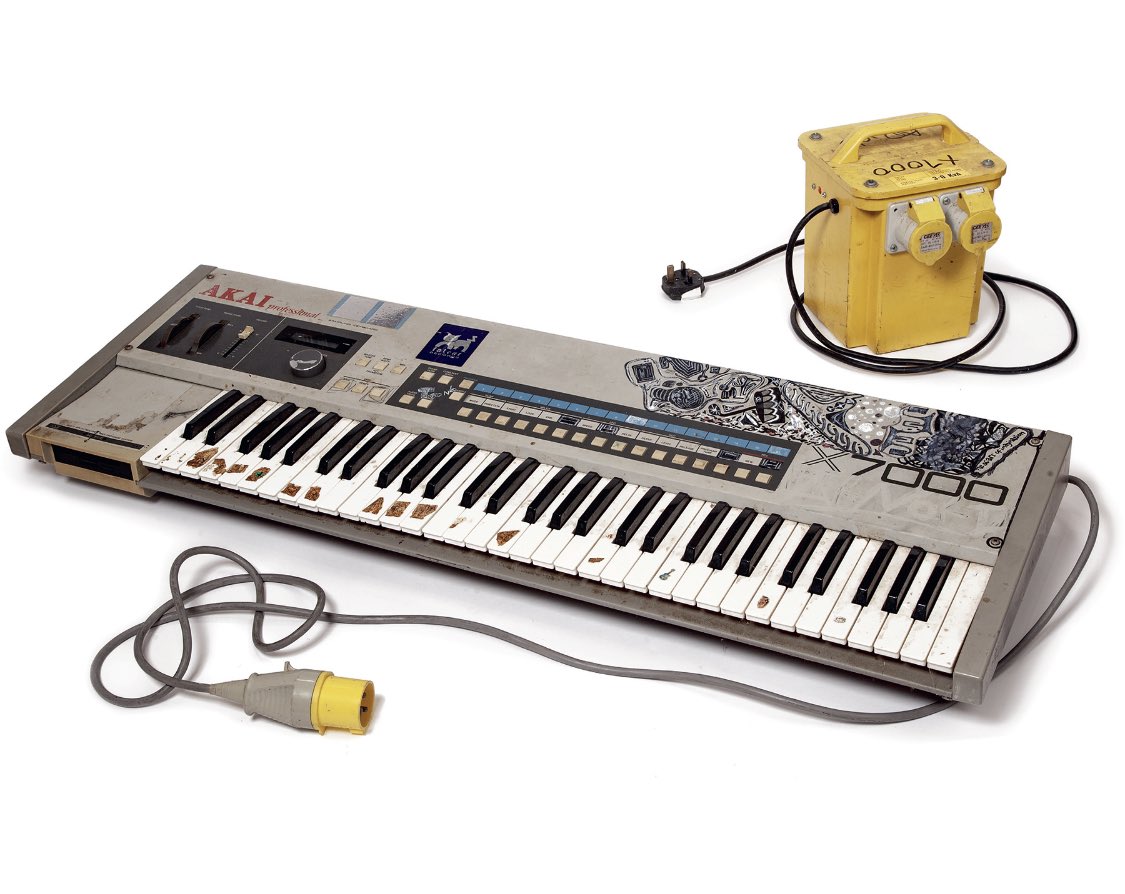 vwcampervan's tweet image. @ChemBros ❤️ #pausedincosmicreflection