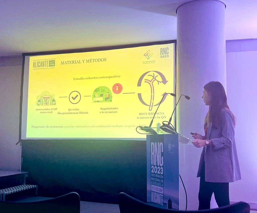 CirugiaHDrPeset's tweet photo. Enhorabuena a la Dra. Payá por la ponencia en la @RNAECAlicante23 sobre la recurrencia de coledocolitiasis. Demostrando nuestra amplia experiencia en el tratamiento de esta patología. @GVADrPeset https://t.co/20ga9qky88