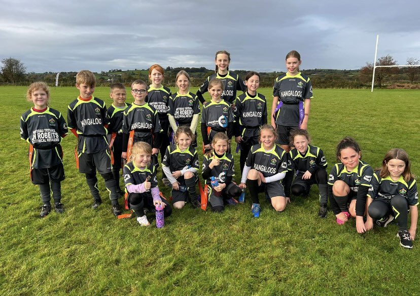 CarregHirfaen's tweet photo. Timoedd rygbi tag yr ysgol yn barod i gystadlu yn Nhwrnament yr Urdd. #chwaraeonCH #ymaacacwCH #llesCH https://t.co/kvY83k36Ms