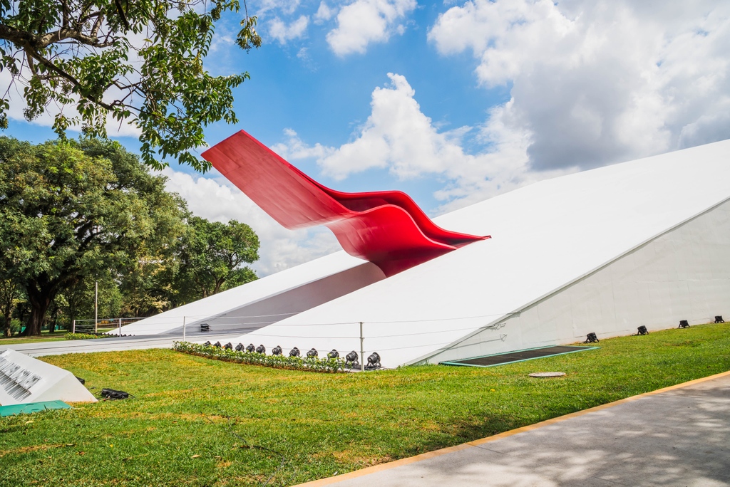 wccforum's tweet photo. 🎶Our final day of the World Cities Culture Summit is @audibira in São Paulo’s beautiful Ibirapuera Park.
The modernist auditorium was designed in the 1950s by Brazilian architect Oscar Niemeyer but was only built in 2005, using sustainable construction methods.
#WCCF_Summit https://t.co/Ucw1V6s9gN